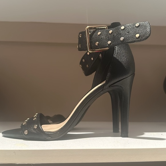 Black and Gold studded heels - Picture 2 of 5